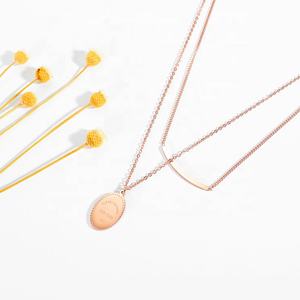 قلادة عصرية أنيقة من الفولاذ المقاوم للصدأ باللون الذهبي الوردي عيار 18 قيراطًا مع قفل قلادة منقوشة بفتحة رقبة مزدوجة الطبقات بتصميم ساحر نيويورك - Product Image 3