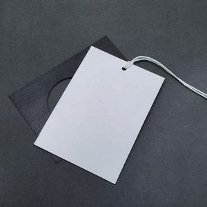 Etiqueta de Papel Artística de Doble Capa para Ropa con Recorte Hueco y Parche Ilustrado - Product Image 5