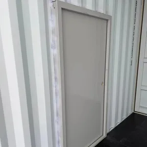 Ticari çelik kabin kapıları bir petek, polistiren, poliizosiyanürat veya sıcaklık yükselme çelik çekirdek ile içi boş metal kapı