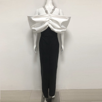 Robe de soirée de luxe élégante noire à épaules dénudées, longue, ornée de strass, moulante, avec grand nœud blanc