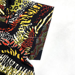 Camicia da uomo con stampa floreale in stile hawaiano manica corta per vacanze estive <span class=keywords><strong>abbigliamento</strong></span> da spiaggia Casual vacanza <span class=keywords><strong>tropicale</strong></span> - Product Image 3