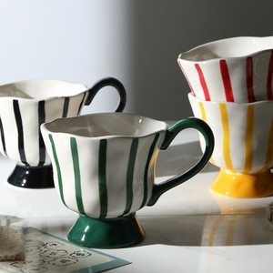 <span class=keywords><strong>Tazza</strong></span> in <span class=keywords><strong>Ceramica</strong></span> Fatta a Mano <span class=keywords><strong>con</strong></span> Motivo Floreale Sottosmalto, Coppa Moderna per Dessert e Gelato, <span class=keywords><strong>Tazza</strong></span> Decorativa <span class=keywords><strong>con</strong></span> Piede Alto, Regalo di Nozze per Coppie - Product Image 4