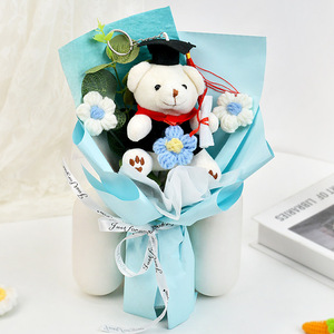 Ramos de Girasoles Tejidos a Crochet Hechos a Mano para la Temporada de Graduación, Rosas Tejidas, Oso de Peluche Tejido, Regalos Florales - Product Image 4