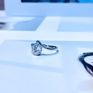 Bague de mariage pour femme en or 18 carats avec diamant de laboratoire certifié IGI, design personnalisé, fabrication originale, cadeau pour femme - Product Image 3