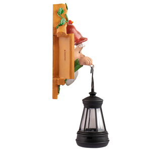 Statue en résine sur le thème des gnomes peinte à la main Décor d'art fantaisiste Lanterne <span class=keywords><strong>Oiseau</strong></span> Détail Jardin extérieur Noël Style <span class=keywords><strong>conte</strong></span> de fées - Product Image 4