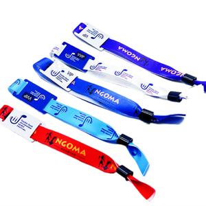 Pulsera Deportiva Ajustable, Ecológica, Impermeable, con Diseño Personalizado, Logotipo Dorado, Ancho de Banda Personalizable - Product Image 1