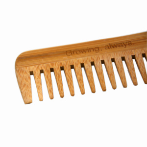 Peigne à poux en bambou couleur naturelle et peigne de toilettage pour barbe au laser, avec manche en bois et logo laser, idéal pour les voyages - Product Image 4