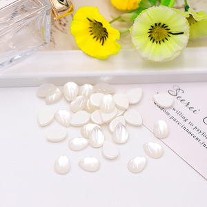 Cuentas de resina en forma de lágrima, blancas, planas, con forma de gota de agua, para la fabricación de pendientes, componentes para joyería. - Product Image 1