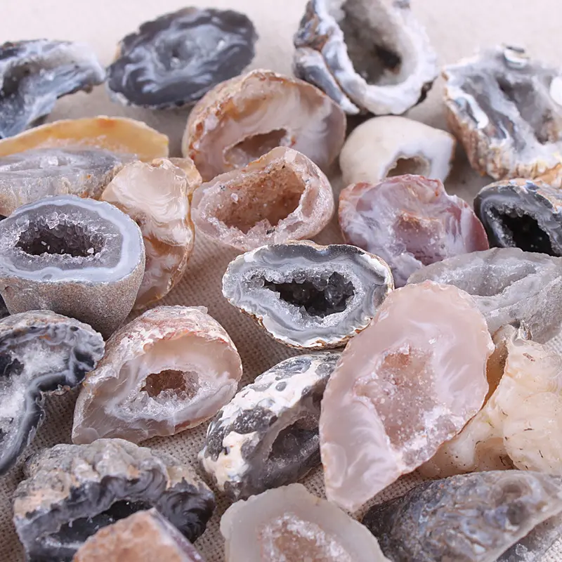 Natural gemstone Geodes Spiritual Healing Fengshui Rocks Cluster Quartz Rough natural druzy Crystal Geode for gift