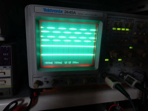 Osciloscopio Digital Tektronix 2445a de 4 Canales y 150MHz, Portátil, Usado - Product Image 4