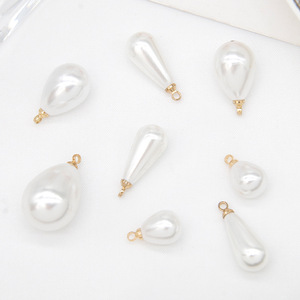 จี้รูปหยดน้ำมุกเทียมสีขาวพร้อมฝาครอบทองแดง สำหรับทำเครื่องประดับ DIY อุปกรณ์เสริมสำหรับทุกเพศ ใส่ได้ทุกวัน - Product Image 1