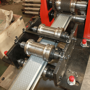 מכונת ייצור פאנלים לתריסי גלילה קרים, נשלטים על ידי בקר PLC, 380V, קלה לתפעול, מכונת עיצוב גלילים - Product Image 3