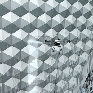 Dron de Limpieza de Alta Presión JIUSI D15R para Torres de Vidrio, Paneles Solares y Fachadas de Edificios - Product Image 1