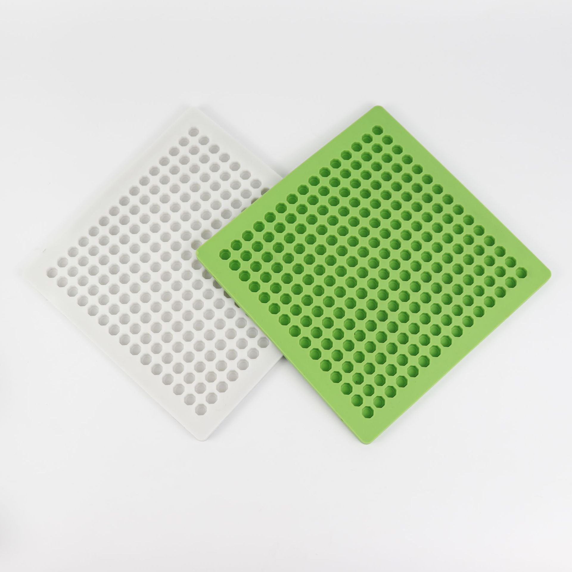 Fire wax bead mold random colors-22422408cm-green-white