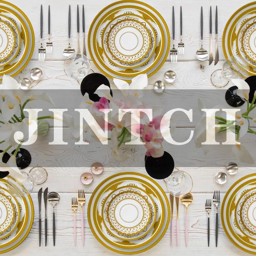 JINTCH 도매 고급 뼈 중국 양각 디자인 골드 서빙 플레이트 요리 럭셔리 세라믹 조각 충전기 플래터
