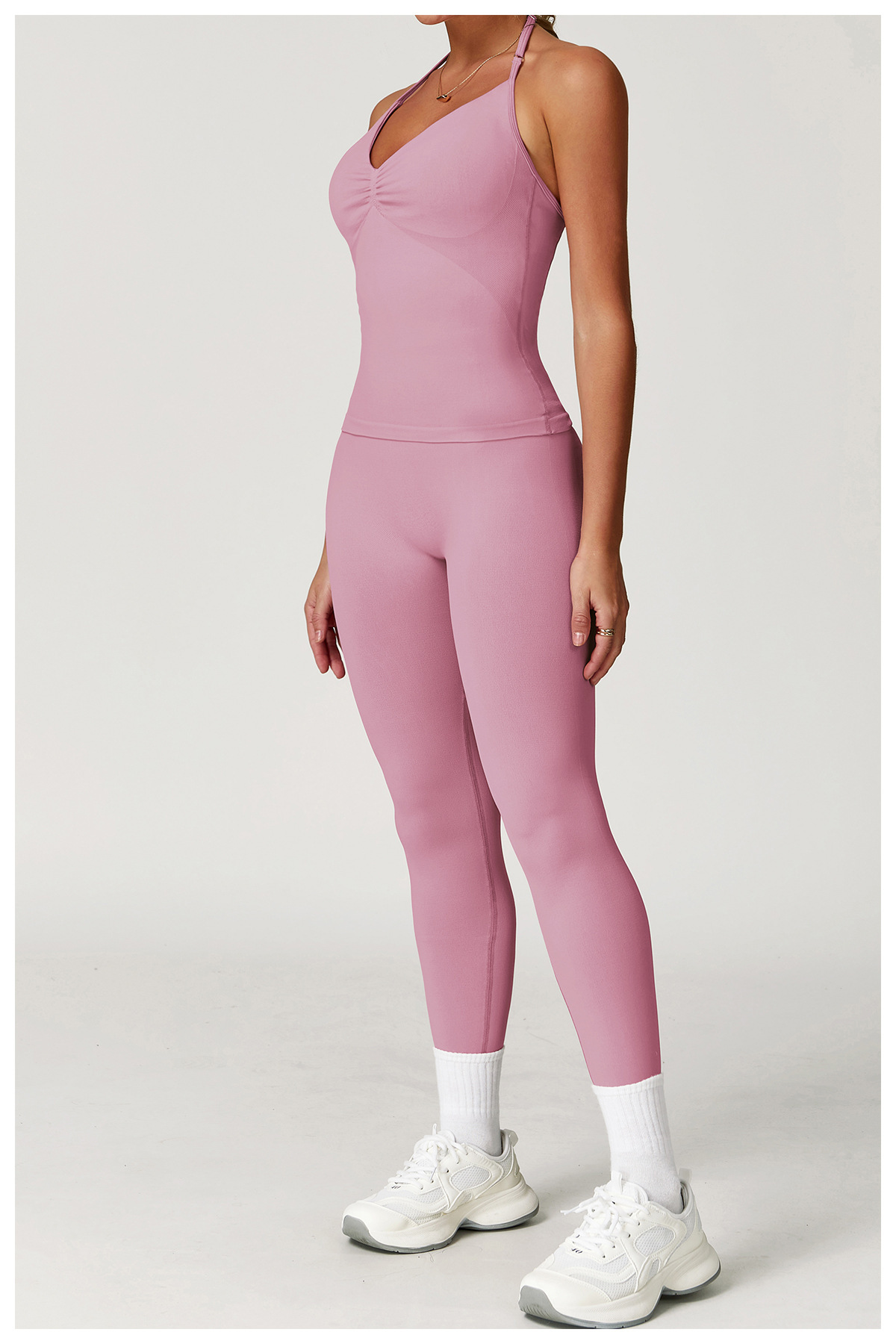 High-Waist Activewear Leggings: fabric, pocket and construction detail