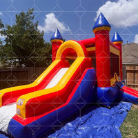 Château plein d'entrain gonflable de videur de joyeux anniversaire des enfants sautant la maison pour des fêtes d'anniversaire et la récréation