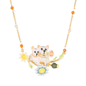 Collier pendentif chien bouledogue en émail avec fleur marguerite, bijou floral mignon pour femme - Product Image 5