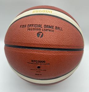 Balón de Baloncesto Molten BG4500/BG5000 de Cuero PU Premium con Canales Profundos para un Agarre Mejorado - Product Image 2