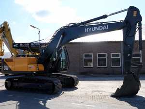 Excavadora Hyundai 210 en buenas condiciones con precio bajo a la venta - Product Image 4