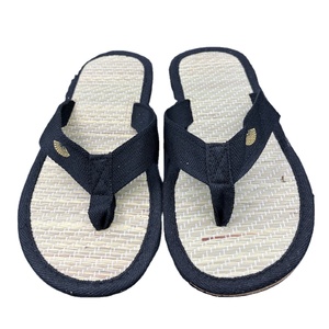 Sandales d'été en <span class=keywords><strong>bambou</strong></span> tressé d'herbe de vigne pour hommes et femmes Chaussons personnalisables à chevrons - Product Image 1