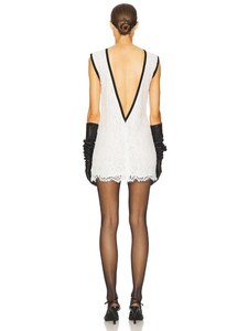 Robe mini en dentelle blanche sans manches pour femmes, respirante, design en A, col carré, coupe ajustée, dos nu sexy - Product Image 3