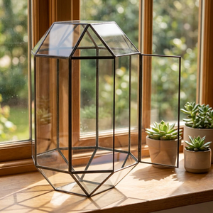 Jarrón de Vidrio Geométrico Moderno con Borde de Metal Negro, Terrario de Vidrio Templado, Personalizable, Decoración para el Hogar, Bodas, Plantas y Flores - Product Image 1