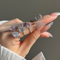 Bague Princesse Géométrique en Argent Sterling S925 Plaqué Or avec Diamant de Laboratoire Rose Sertissage en Canal Style Mignon Certifié Forever Star