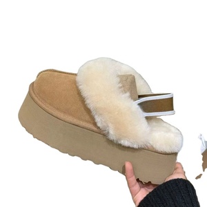 Fabriquées en cuir de mouton de qualité supérieure, bottes UGGS douces pour femmes, bottes d'hiver classiques, extrêmement confortables - Product Image 1