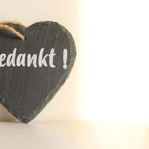 Cadeau <span class=keywords><strong>Avis</strong></span> suspendu Ardoise décorative avec corde de retenue comme plaque signalétique Panneau de porte Ardoise Tableau mémo en forme de cœur pour l'écriture - Product Image 2