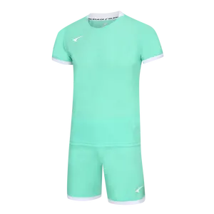 大人の男性のためのカスタマイズされたフルサッカーキットセットサッカーシャツとサッカーウェアの性別のためのサッカーユニフォーム