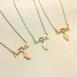Nuovi Design <span class=keywords><strong>Collana</strong></span> con Ciondolo a Forma di Piedi in Acciaio Inox Personalizzabile con Nome <span class=keywords><strong>Regalo</strong></span> per la <span class=keywords><strong>Festa</strong></span> <span class=keywords><strong>della</strong></span> <span class=keywords><strong>Mamma</strong></span> <span class=keywords><strong>Collana</strong></span> con Zirconi per <span class=keywords><strong>Mamma</strong></span> - Product Image 3