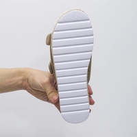 Sandales plates décontractées à brides croisées pour femmes – Confortables, classiques, à plateforme compensée, tendance et faciles à enfiler
