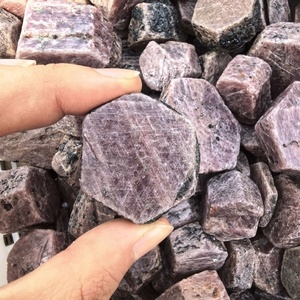 Toptan Kırmızı Turmalin Ham Taşları Altıgen Prizma Ham Mineral Örnekleri Lapidary İçin - Product Image 1