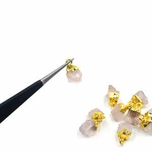 Vente en gros faite à la main de 8-10mm pendentif en quartz rose brut naturel bijoux en pierres précieuses pour enfants bijoux en quartz brut - Product Image 2