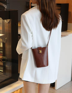 New Customized Logo Wholesale Designer Luxury Handbag Fashionable Cowhide Handbag Without Brand Women's <b>Crossbody</b> Bag <b>Purse</b> - Product Image 3