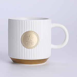 Tasse à café côtelée personnalisée style nordique 14oz, mug en céramique mat rétro européen avec logo personnalisé et détails en cuivre pour cadeau promotionnel - Product Image 4