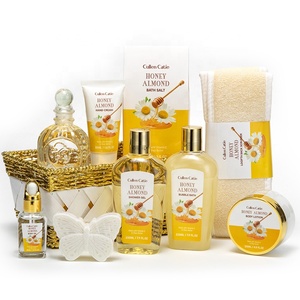 Ensemble cadeau <span class=keywords><strong>femme</strong></span> blanc laiteux jaune ensemble de bain gel douche <span class=keywords><strong>barre</strong></span> de savon et lotion pour le corps éclaircir la couleur de la peau inégale - Product Image 4