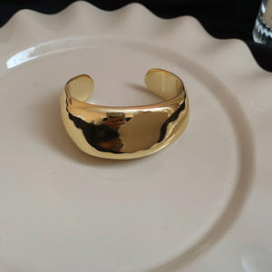 MUXCOR Chunky ABS Material Hochzeits-Schmuck Luxuriöser Modeschmuck für Damen Anlaufgeschützte Armreifen Vergoldeter Legierungsschmuck - Product Image 5