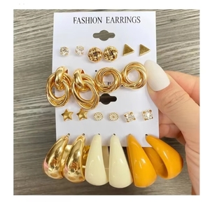 VKME Juego de 6 Pares de Aretes de <span class=keywords><strong>Aro</strong></span> Dorados Vintage para Mujer, Aretes Colgantes con Cristales, Flores, Estrellas y Círculos de Resina - Product Image 1