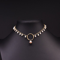 Collier de perles pour anniversaire, chaîne à détails floraux, perle d'eau douce, bijoux élégants de commémoration, collier de perles