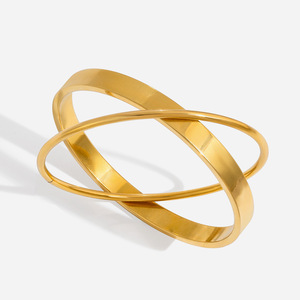 Bracelet géométrique en acier inoxydable, design minimaliste, bijoux unisexes à porter au quotidien - Product Image 1