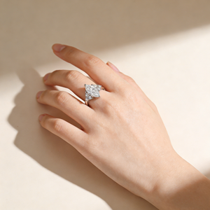 Anillo de Compromiso de Plata de Ley 925 con Circonita Cúbica de Corte Marquesa, Engaste Clásico con Puntas, Joyería para Mujer - Product Image 6