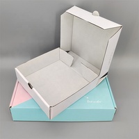 Emballage de luxe pour gâteaux, matériaux recyclés, vente chaude, boîte cadeau en carton avec gaufrage, boîtes d'emballage personnalisées pour l'expédition