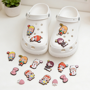 Accessoires de chaussures en PVC écologiques personnalisables, breloques unisexes pour sabots, décorations mignonnes de personnages de bande dessinée, boucles pour pantoufles, vente en gros - Product Image 3