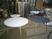 Table à manger en bois nordique moderne à quatre pieds noir table à manger ronde pas cher table à manger noire meubles de maison