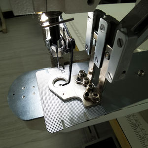 RN-430CKF Machine à coudre pour chapeaux de pêcheur, avec fonction de matelassage à bulles, de fixation des œillets et de pose de garnitures à trous ronds - Product Image 4