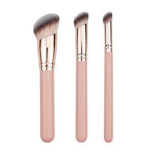 Ensemble de 3 pinceaux de maquillage professionnels en bois synthétique, en gros, en vrac, marque privée, rose, luxe, végan, personnalisé, pour fond de teint et anticernes - Product Image 1