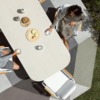 Ensemble de table et chaises de jardin en aluminium durable et moderne pour hôtel et villa