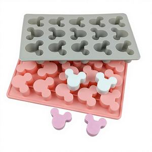 Moldes <span class=keywords><strong>de</strong></span> silicona <span class=keywords><strong>de</strong></span> 15 cavidades <span class=keywords><strong>con</strong></span> diseños bonitos para hacer crayones, chocolate, cake pops, tubos <span class=keywords><strong>de</strong></span> hielo, cera derretida, comida para bebés, gomitas y caramelos <span class=keywords><strong>de</strong></span> ratón - Product Image 2